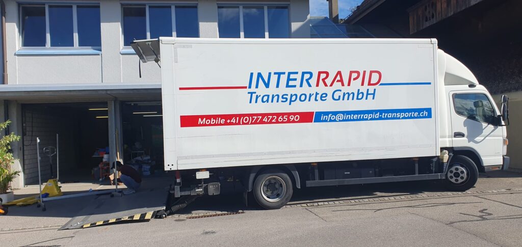 Rechte Seite Mitsubishi Fuso Canter.